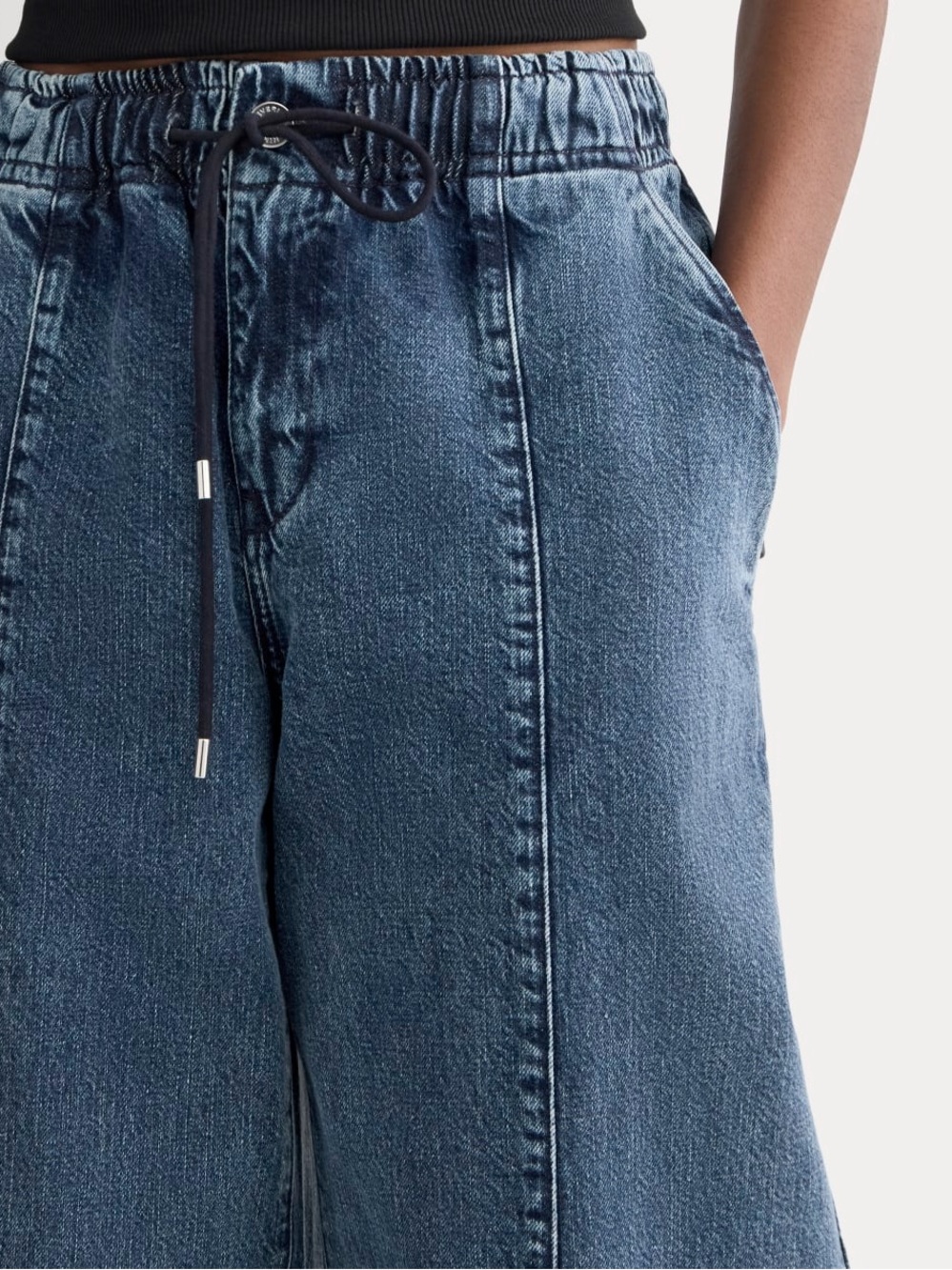 Wide-Leg Drawstring Jeans - Picture 4 of 8